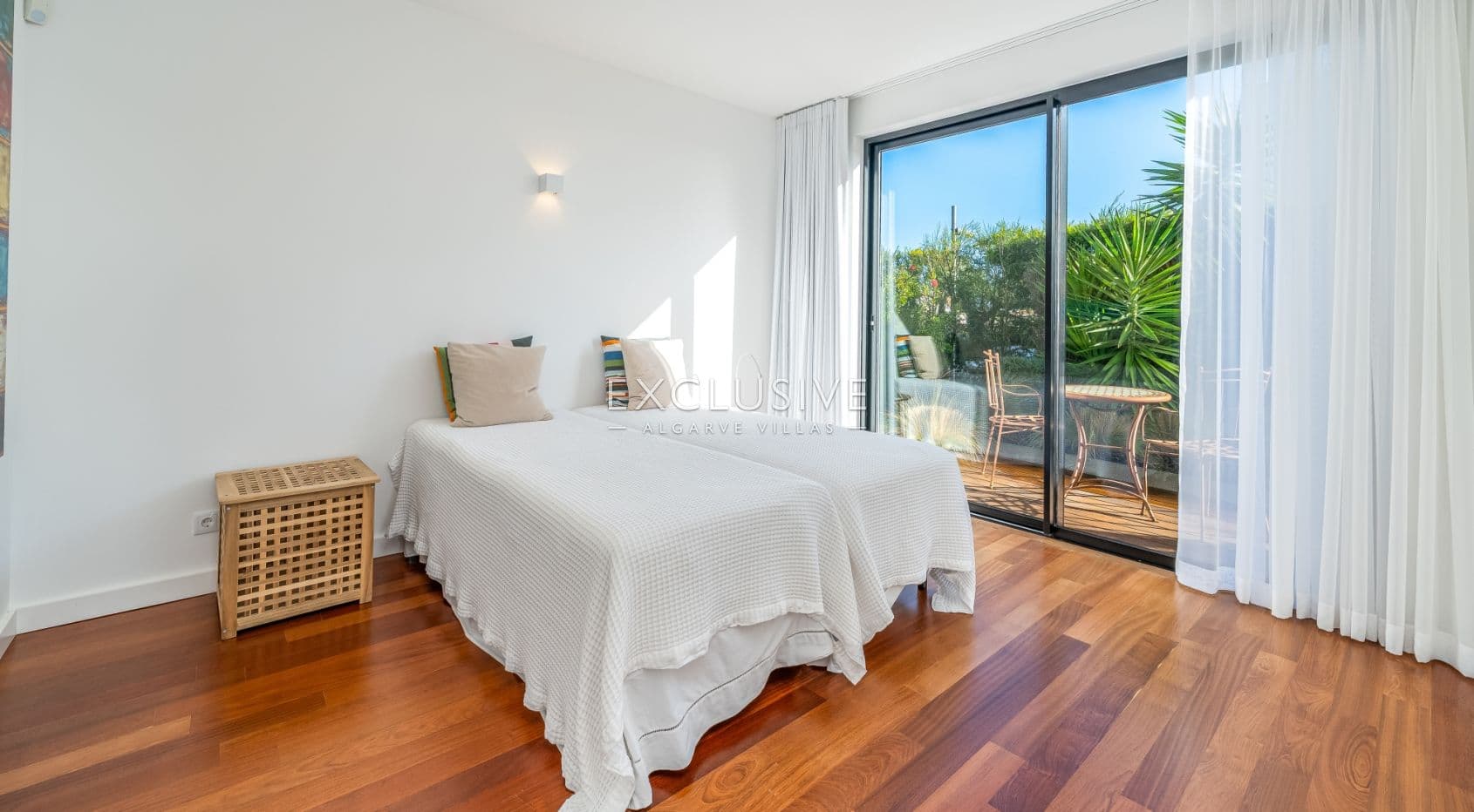 Elegant Villa with Exceptional Views & Direct Palmares Golf Access, Algarve