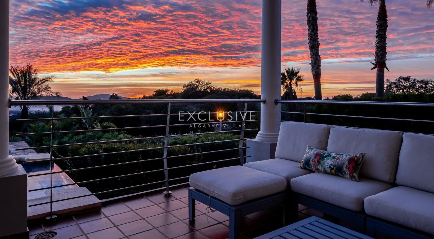 Moradia de luxo com 5 quartos e vista para o mar perto de Santa Barbara de Nexe