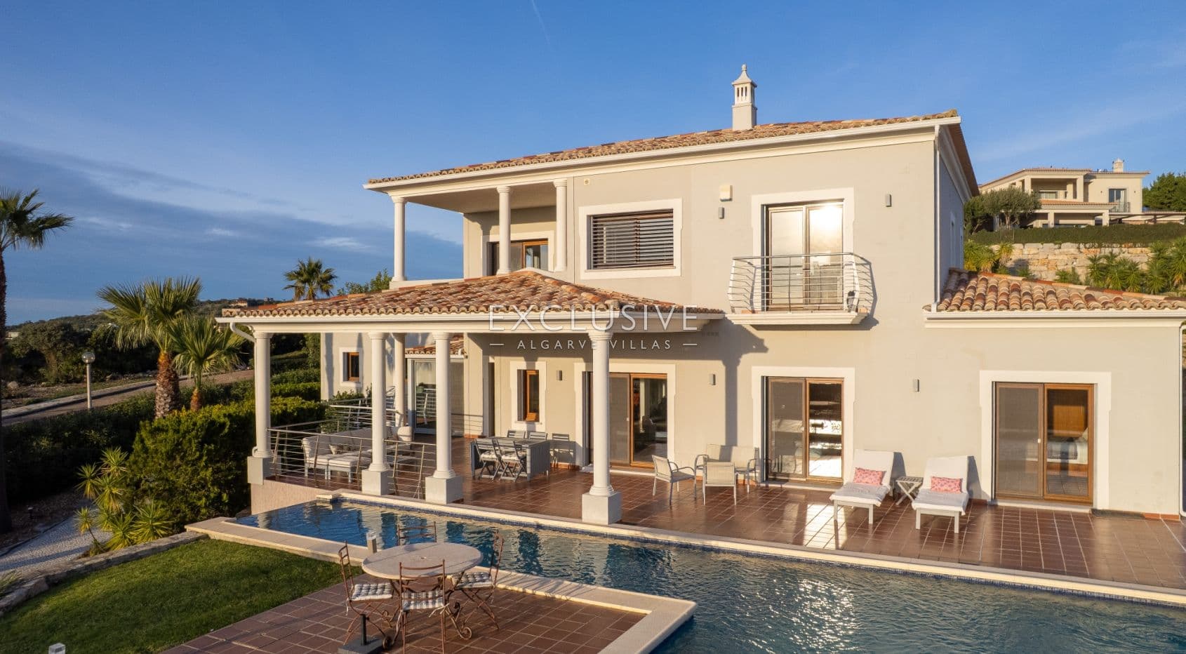 Moradia de luxo com 5 quartos e vista para o mar perto de Santa Barbara de Nexe