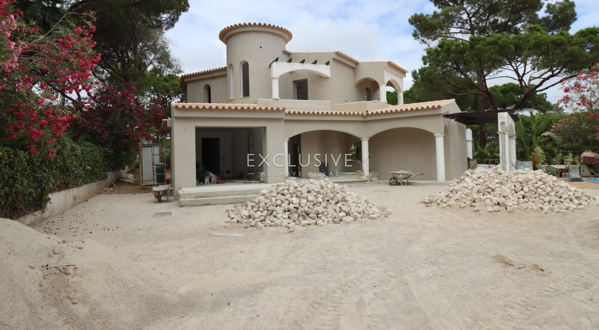 4 Bedroom golf facing villa in Vilamoura for sale, Algarve