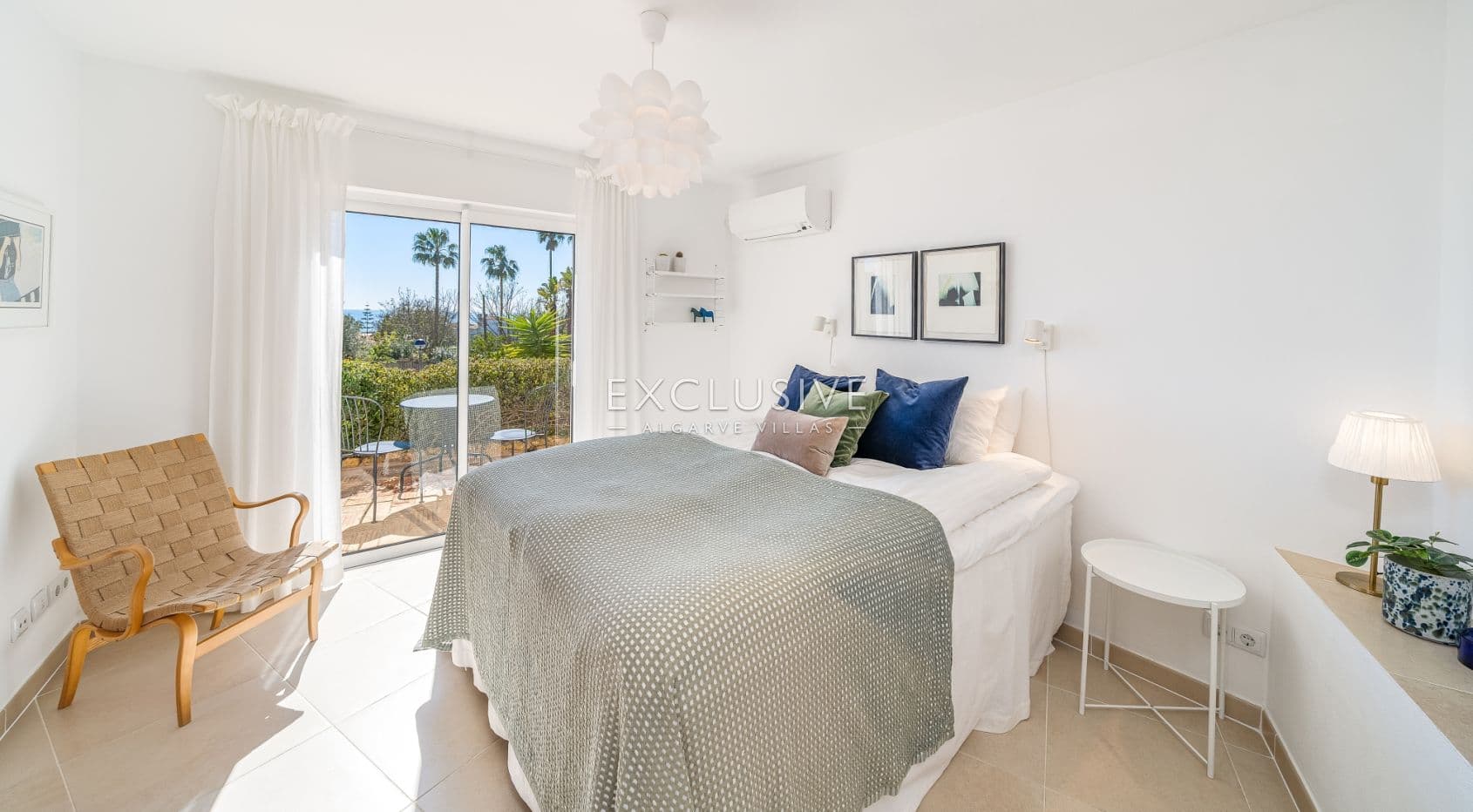 Villa met vier slaapkamers en prachtig uitzicht op zee in Praia da Luz