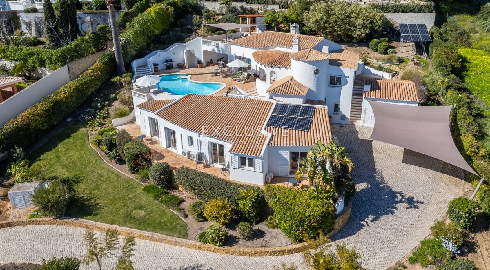 Villa met vier slaapkamers en prachtig uitzicht op zee in Praia da Luz