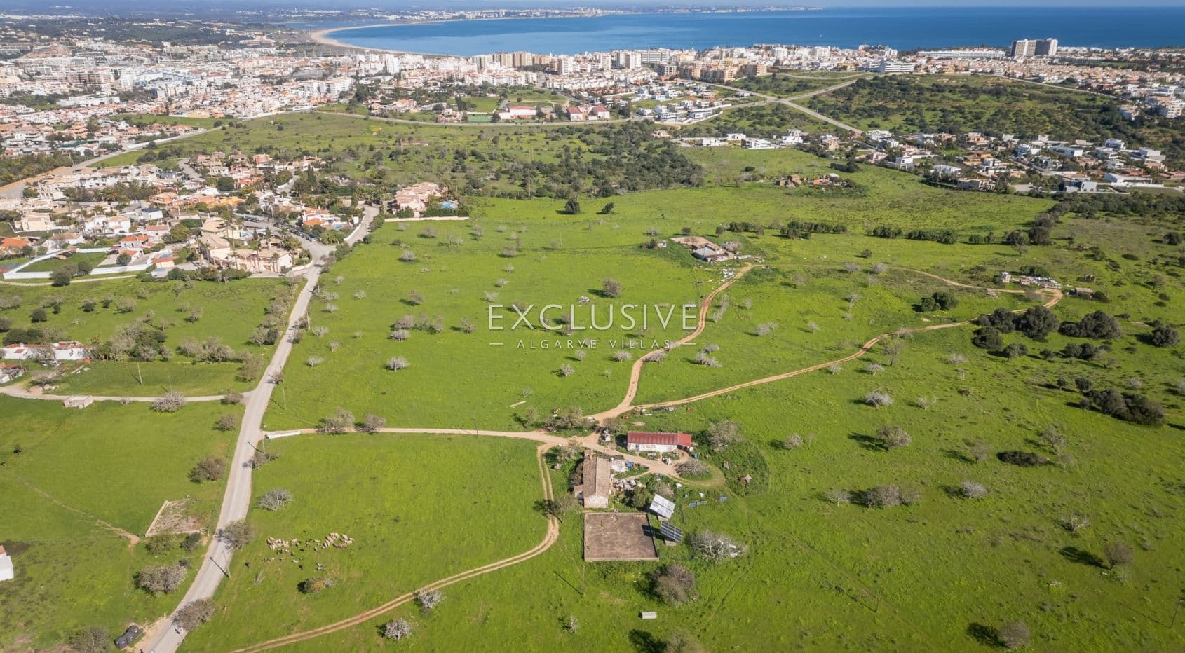 Large plot of land with potential to build and fantastic sea views, in Lagos