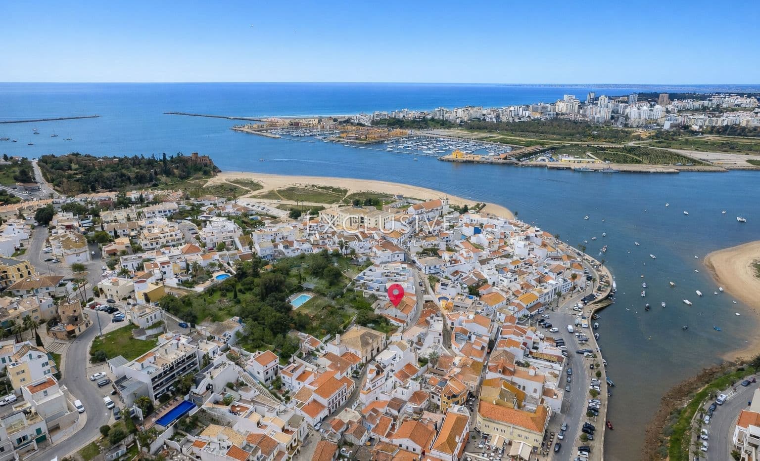 Dorfhaus zu renovieren im Zentrum von Ferragudo, Algarve