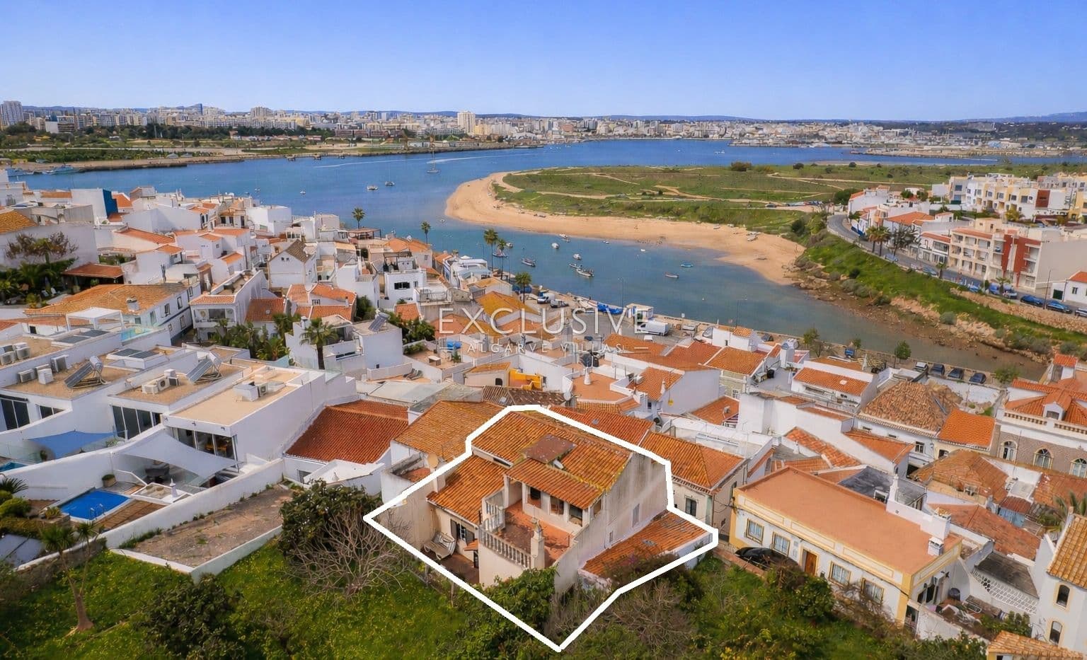 Dorfhaus zu renovieren im Zentrum von Ferragudo, Algarve