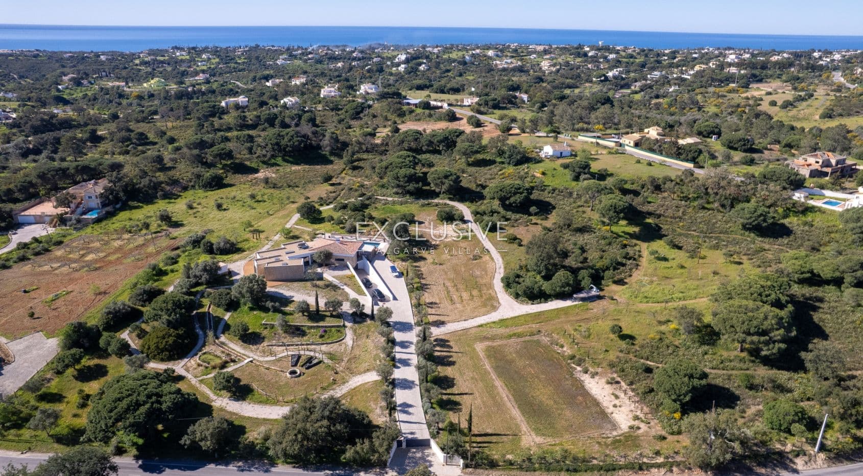 Eigentijdse gelijkvloerse villa met 4 slaapkamers en zwembad nabij Carvoeiro
