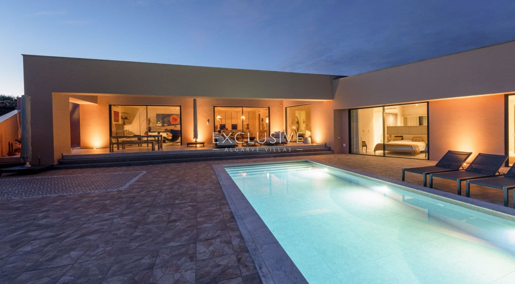 Luxuriöse, moderne Villa neben dem Golfplatz Palmares mit Panoramablick auf das Meer in