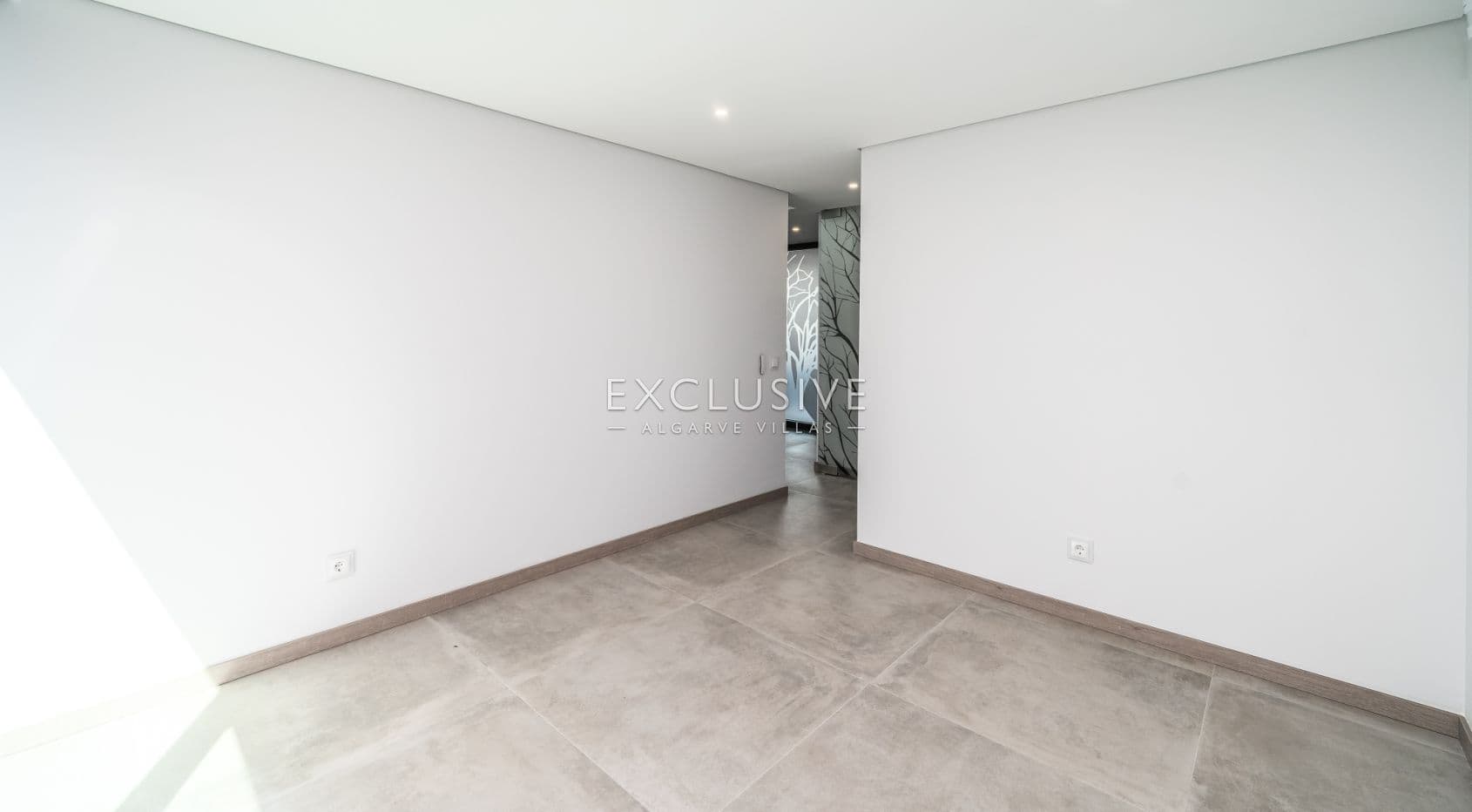 Modern Luxury Villa with Sea Views in Porto de Mós, Lagos