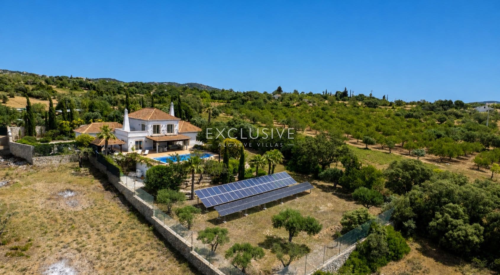 South-Facing 4 Bedroom Villa Santa Barbara de Nexe, Algarve