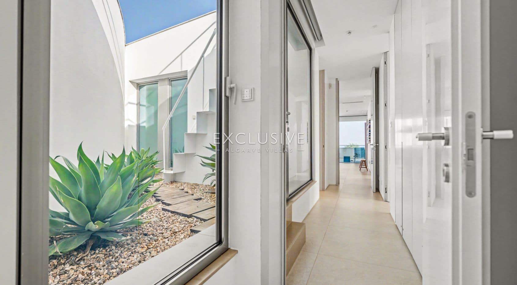 Luxe villa met 6 slaapkamers en 360° uitzicht op zee in Canavial, Lagos