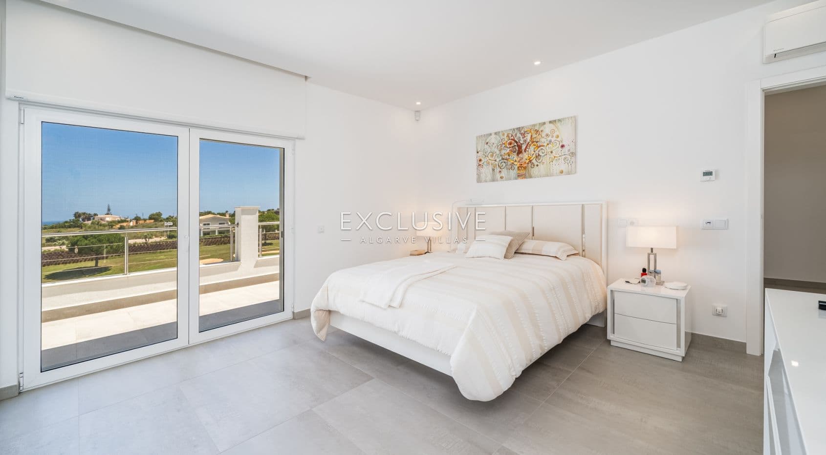 Exceptional Golf & Sea View Villa in Boavista, Lagos
