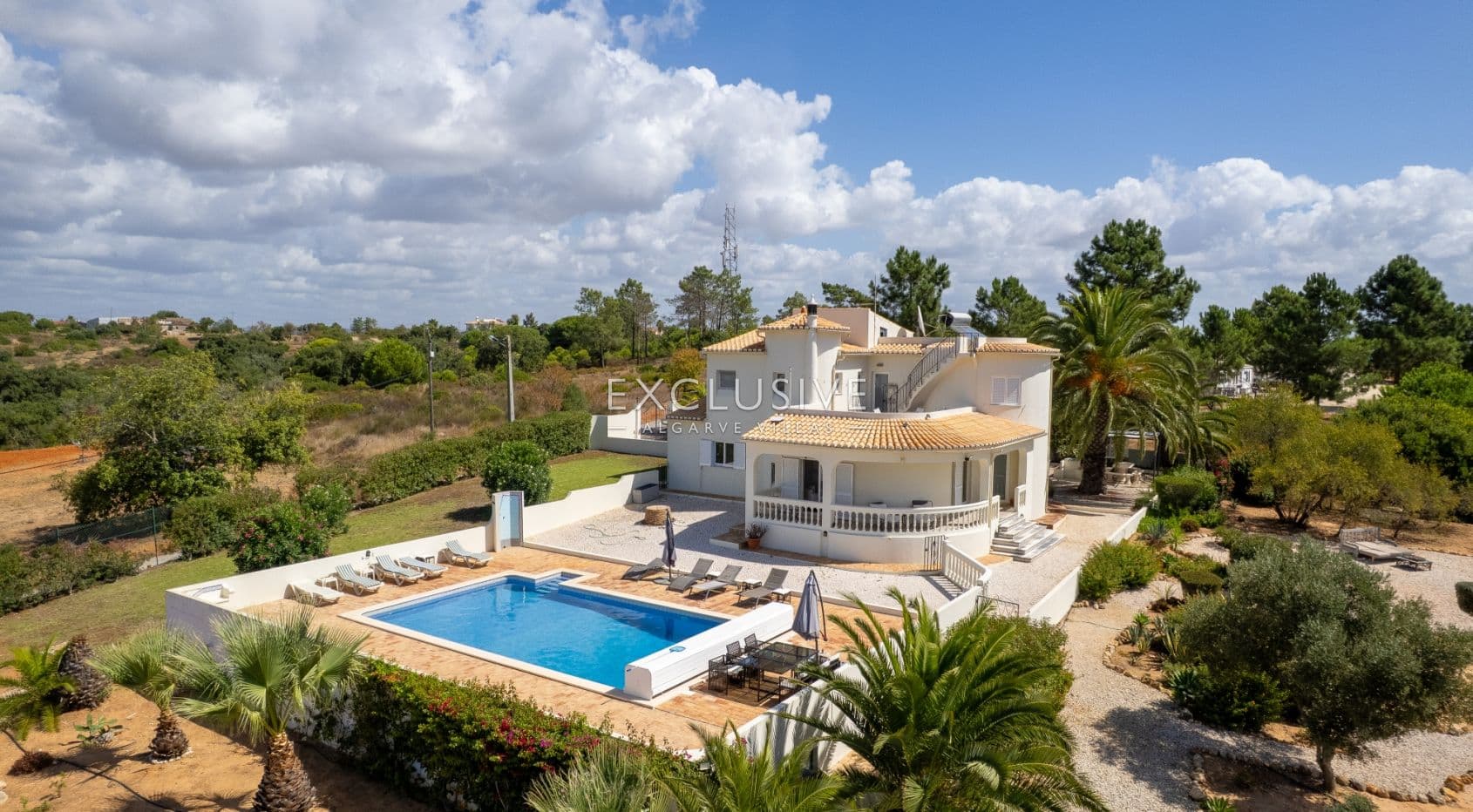 Exclusive 4+1 bedroom Villa with heated pool on 7910m2 plot in Porches, Algarve-1
