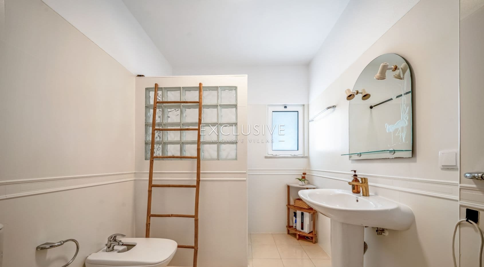 Exclusive 4+1 bedroom Villa with heated pool on 7910m2 plot in Porches, Algarve