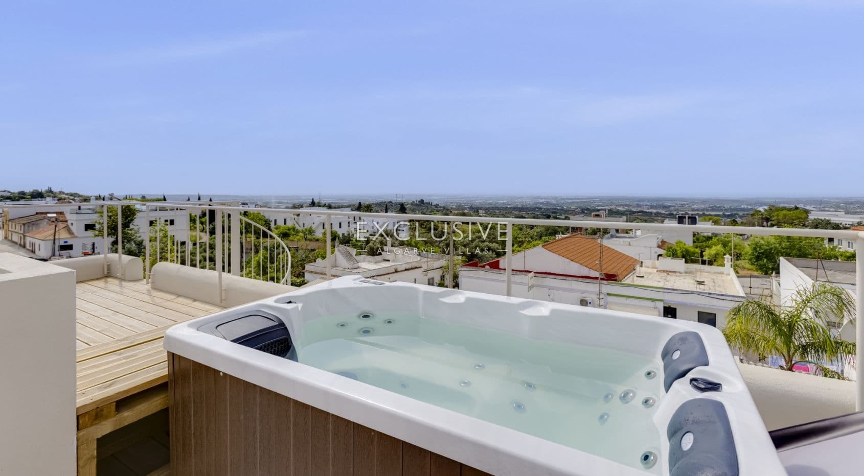 Entdecken Sie eine atemberaubende neue 3-Schlafzimmer-Villa in Santa Bárbara de Nexe, Al