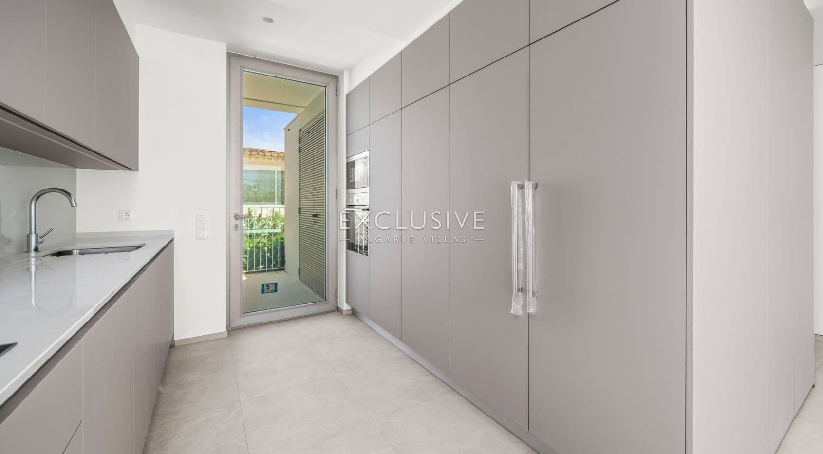 Brand-New 2+1 Bedroom Terraced Villa with Private Roof Terrace in Lagos, Algarve