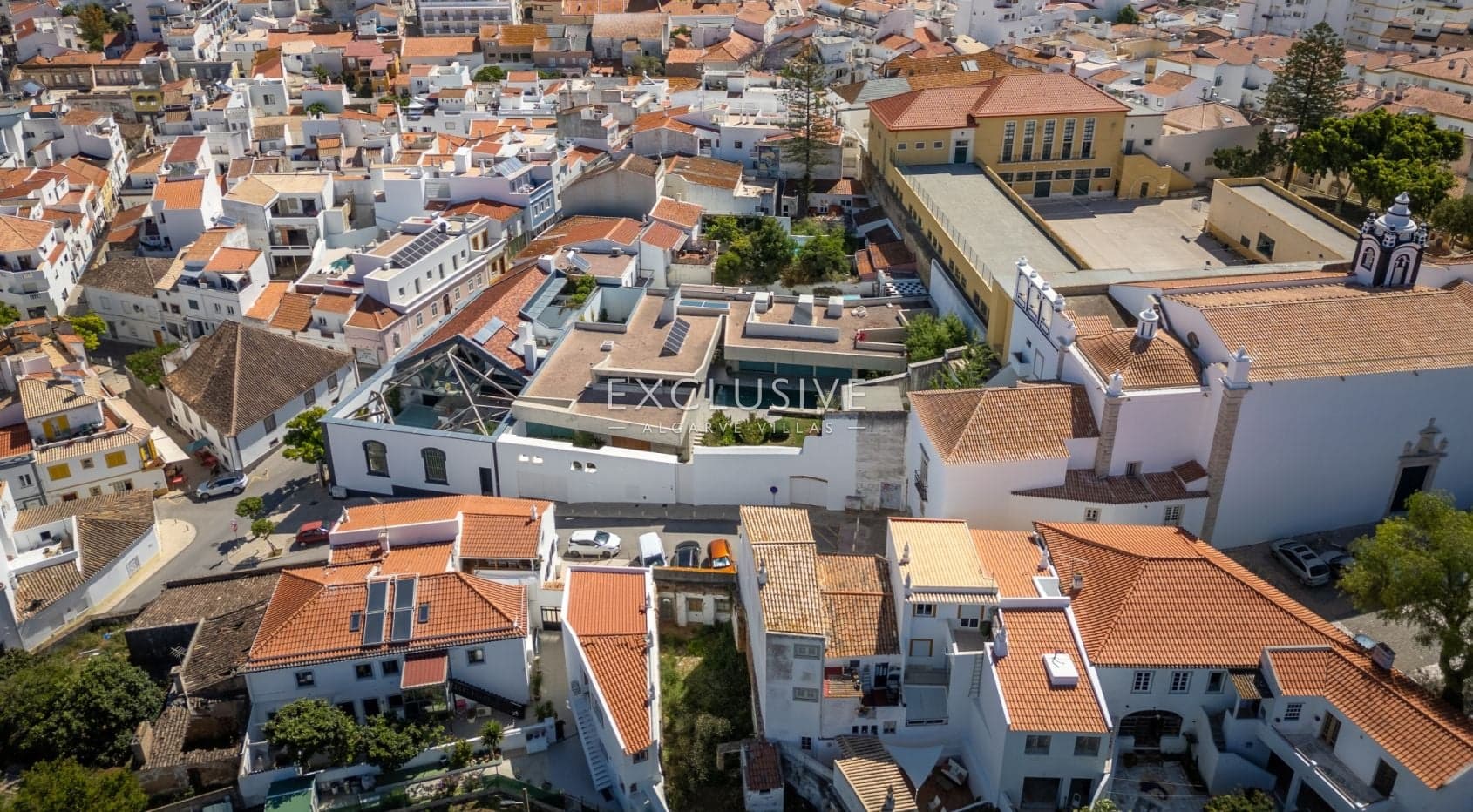 Plot to Build Townhouse with Garden and Pool in historic centre in Lagos, Algarve