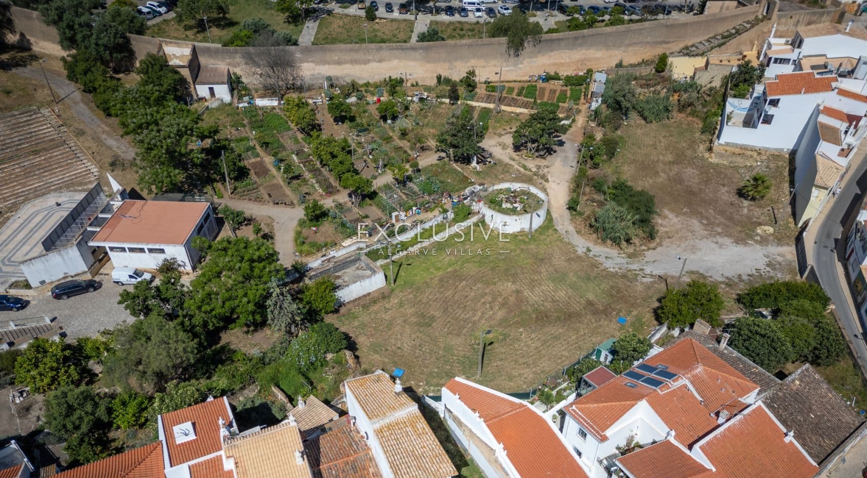 Plot to Build Townhouse with Garden and Pool in historic centre in Lagos, Algarve