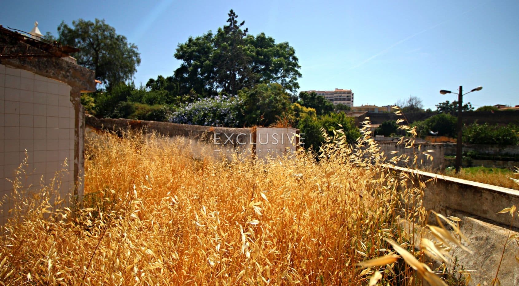 Plot to Build Townhouse with Garden and Pool in historic centre in Lagos, Algarve