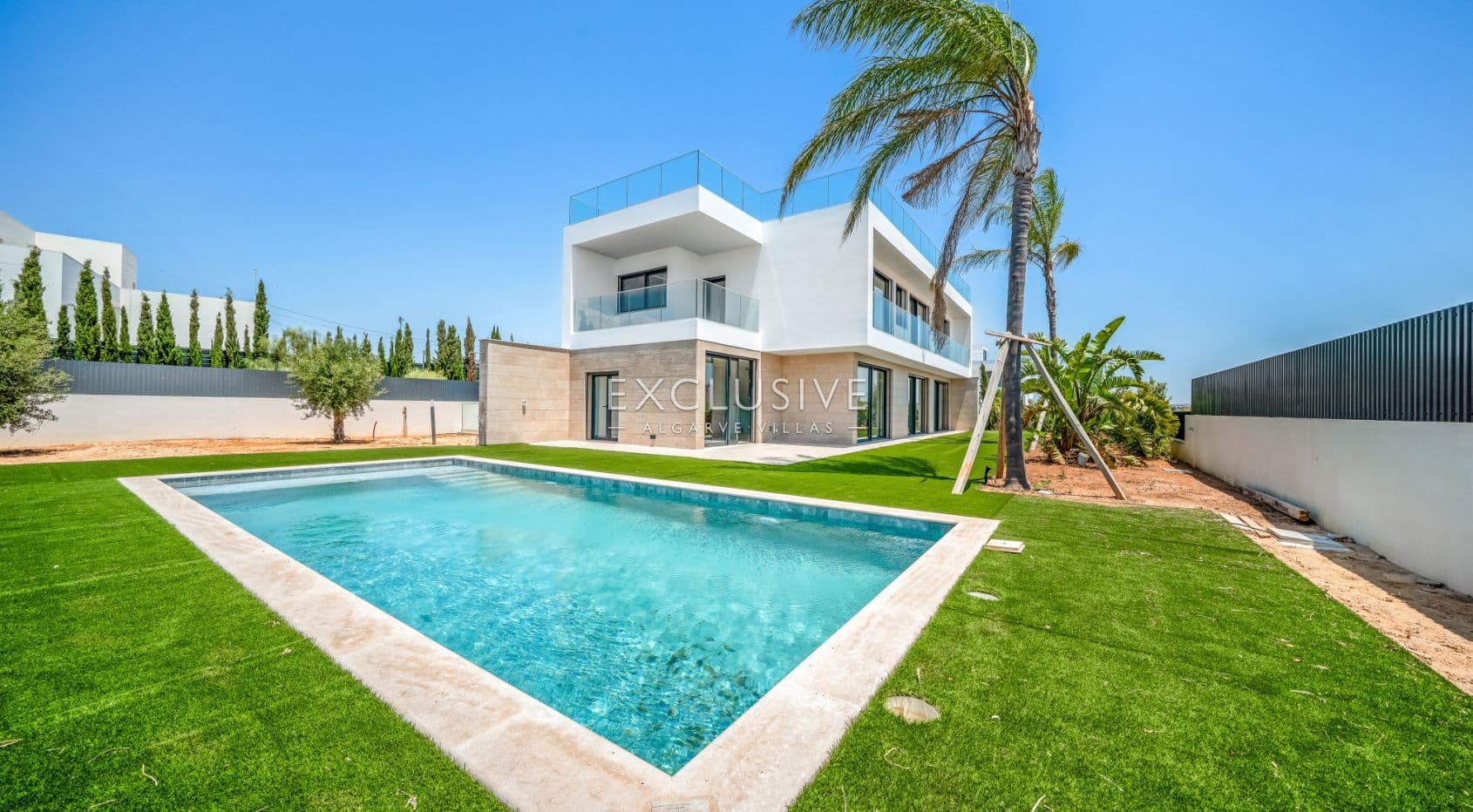 Neue Luxusvilla mit 4 Schlafzimmern und Pool in Encosta Dourada, Pêra, Algarve-1