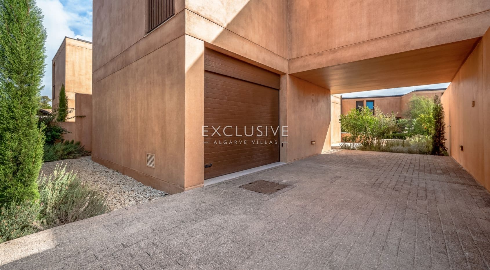 een luxe villa met 3 slaapkamers, privézwembad en tuin in Vilamoura
