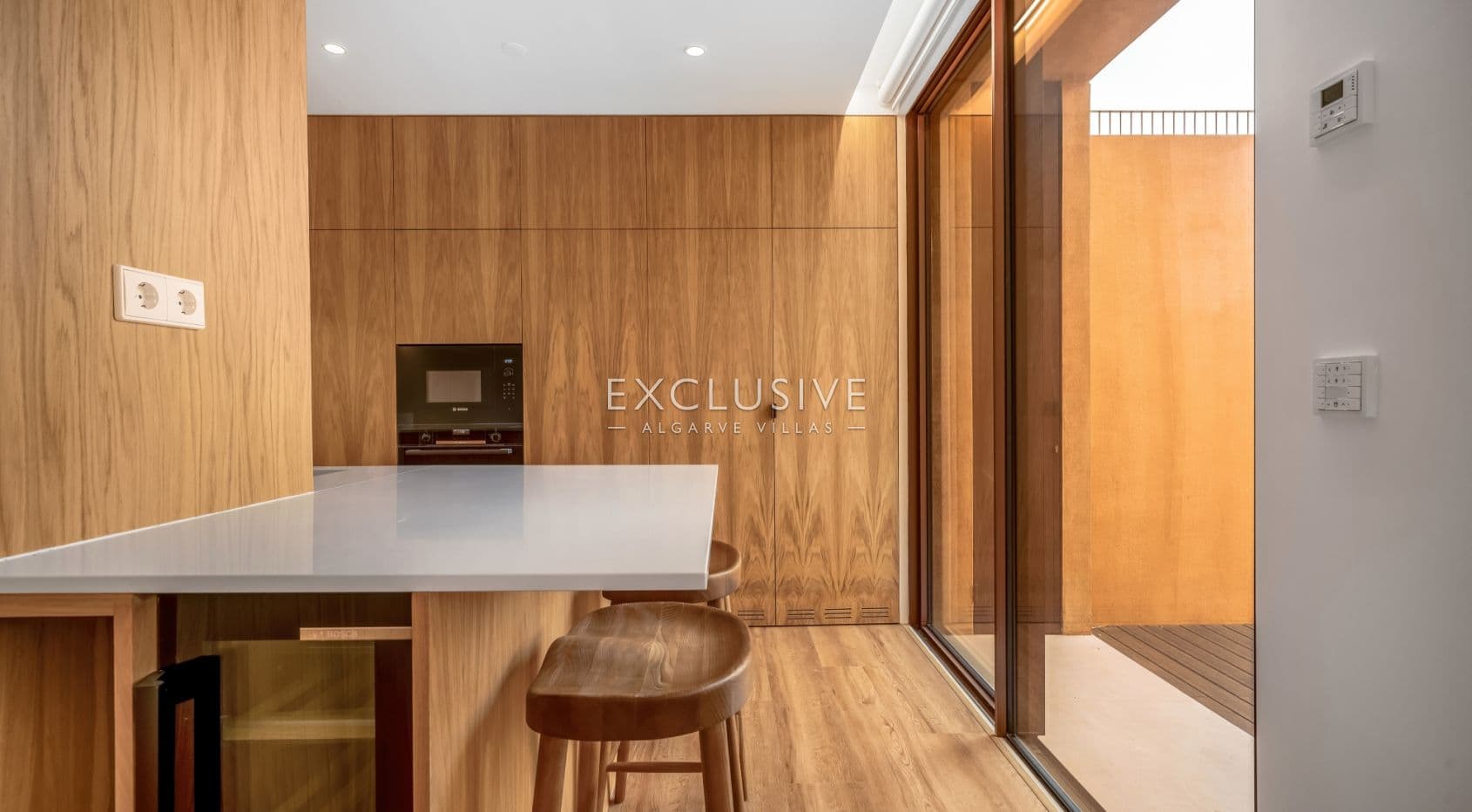 een luxe villa met 3 slaapkamers, privézwembad en tuin in Vilamoura