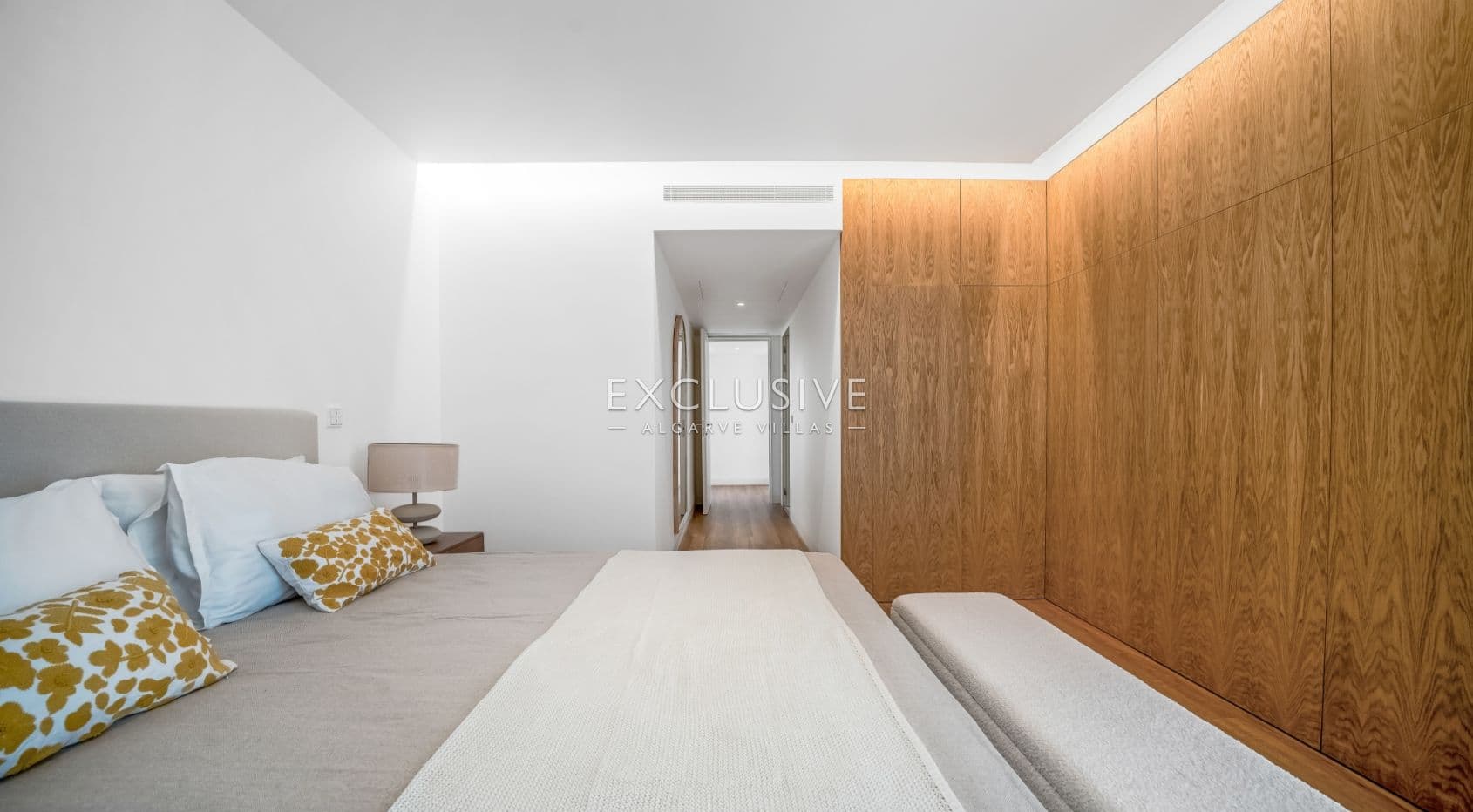 een luxe villa met 3 slaapkamers, privézwembad en tuin in Vilamoura