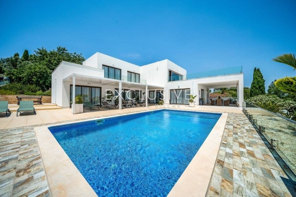Moderne Villa mit 4 Schlafzimmern und Pool in Südostlage, nördlich von Portimão an der Algarve zu ve-1