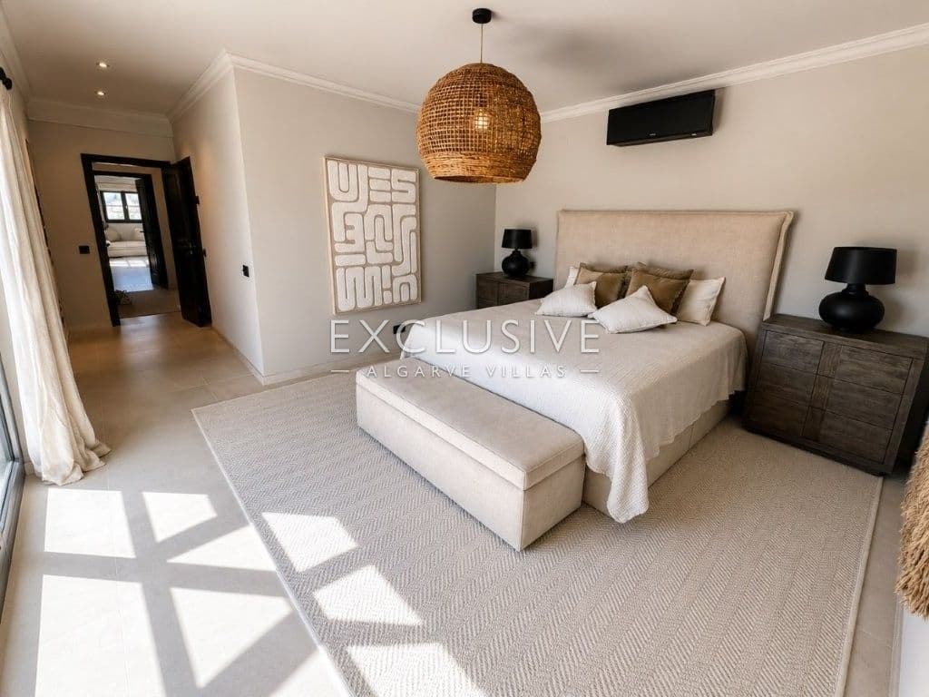 Luxe, gerenoveerde villa met 4 slaapkamers en zwembad in Carvoeiro, Algarve