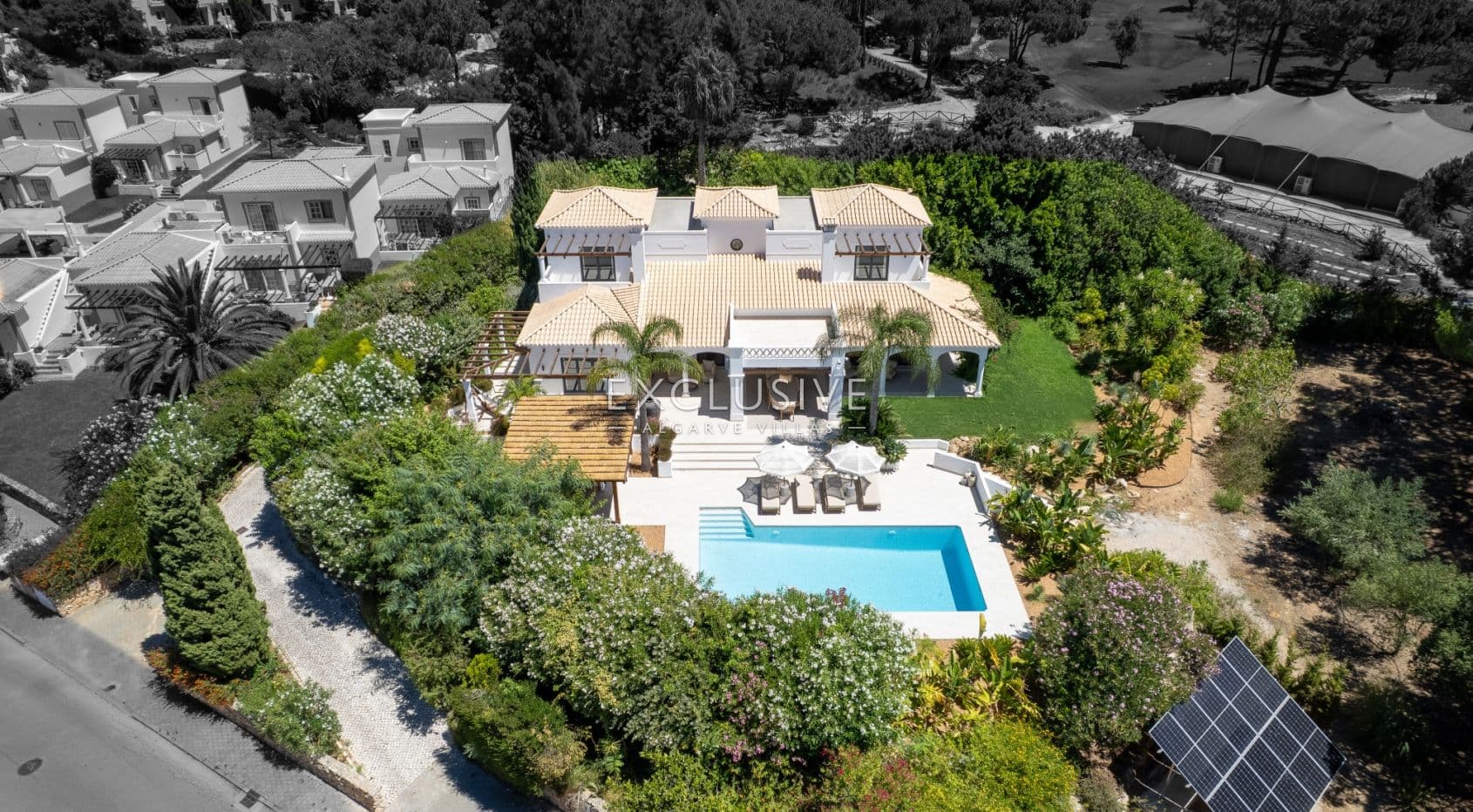 Luxe, gerenoveerde villa met 4 slaapkamers en zwembad in Carvoeiro, Algarve