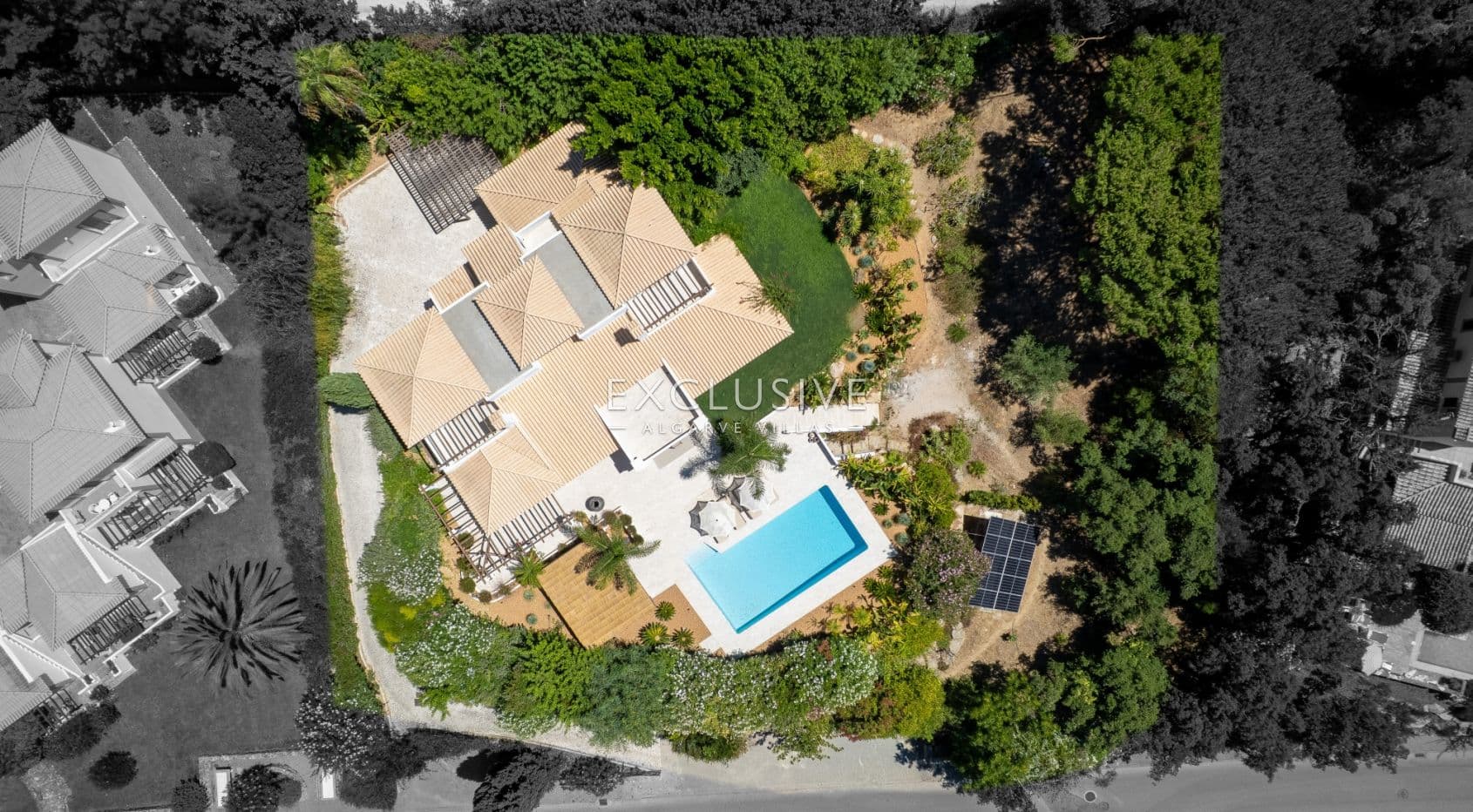 Luxe, gerenoveerde villa met 4 slaapkamers en zwembad in Carvoeiro, Algarve