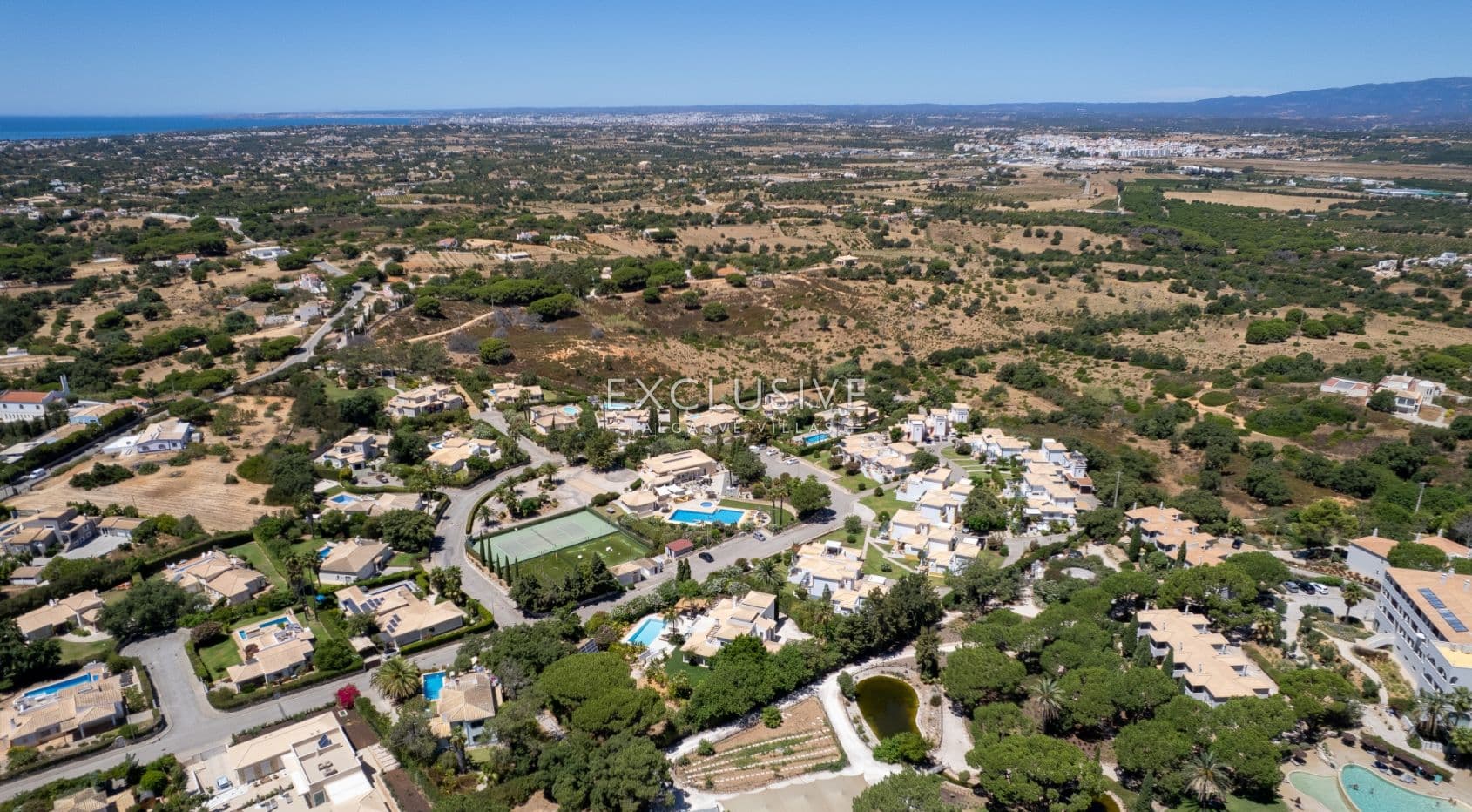 Luxe, gerenoveerde villa met 4 slaapkamers en zwembad in Carvoeiro, Algarve