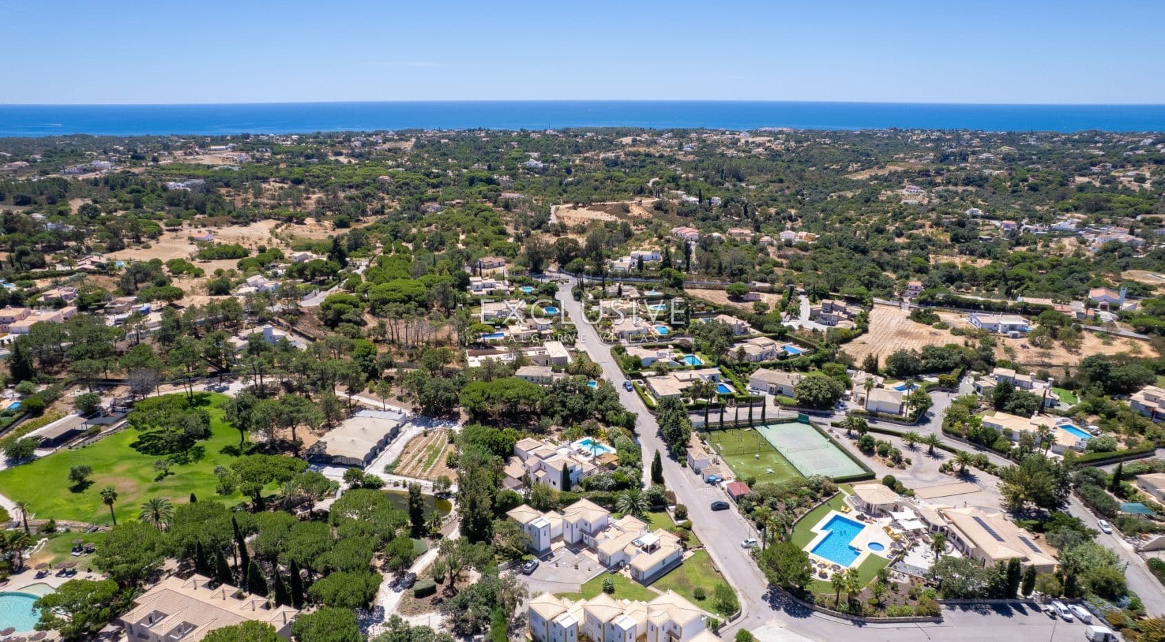Luxe, gerenoveerde villa met 4 slaapkamers en zwembad in Carvoeiro, Algarve
