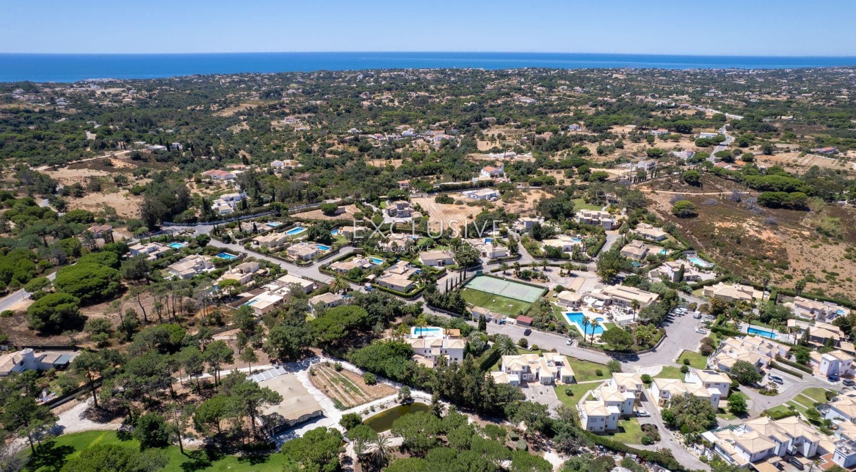 Luxe, gerenoveerde villa met 4 slaapkamers en zwembad in Carvoeiro, Algarve