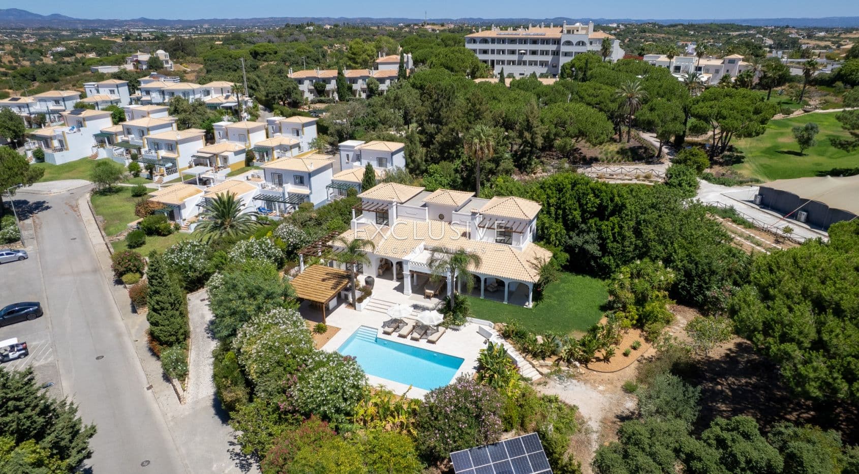 Luxury Renovated 4 Bedroom Villa with Pool in Carvoeiro, Algarve
