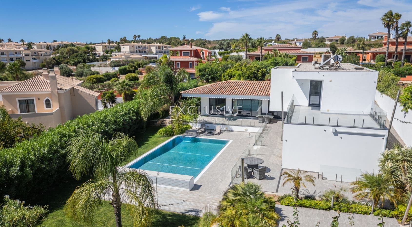 Elegante Familienvilla in der Nähe des Strandes von Porto de Mós, Lagos