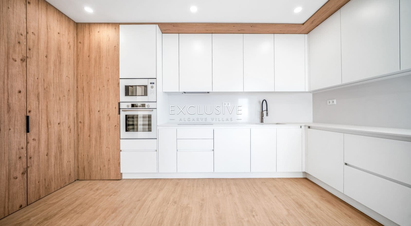 Top-Floor 3-Bedroom Apartment with Sea Views in Lagos
