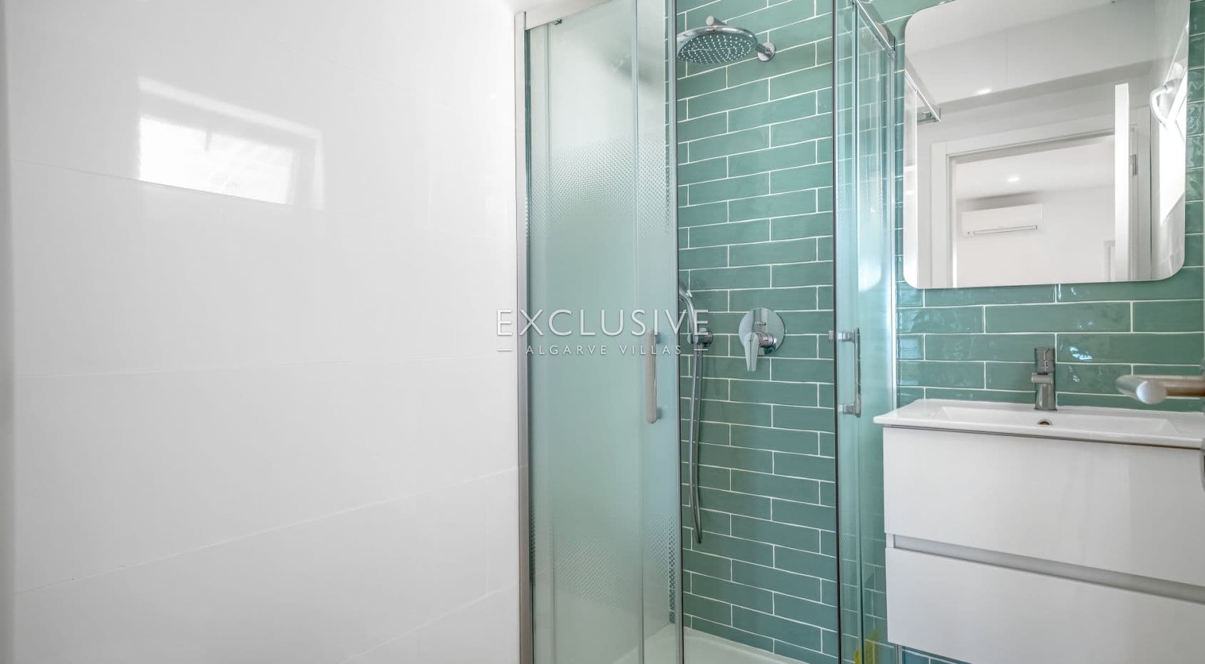 Top-Floor 3-Bedroom Apartment with Sea Views in Lagos