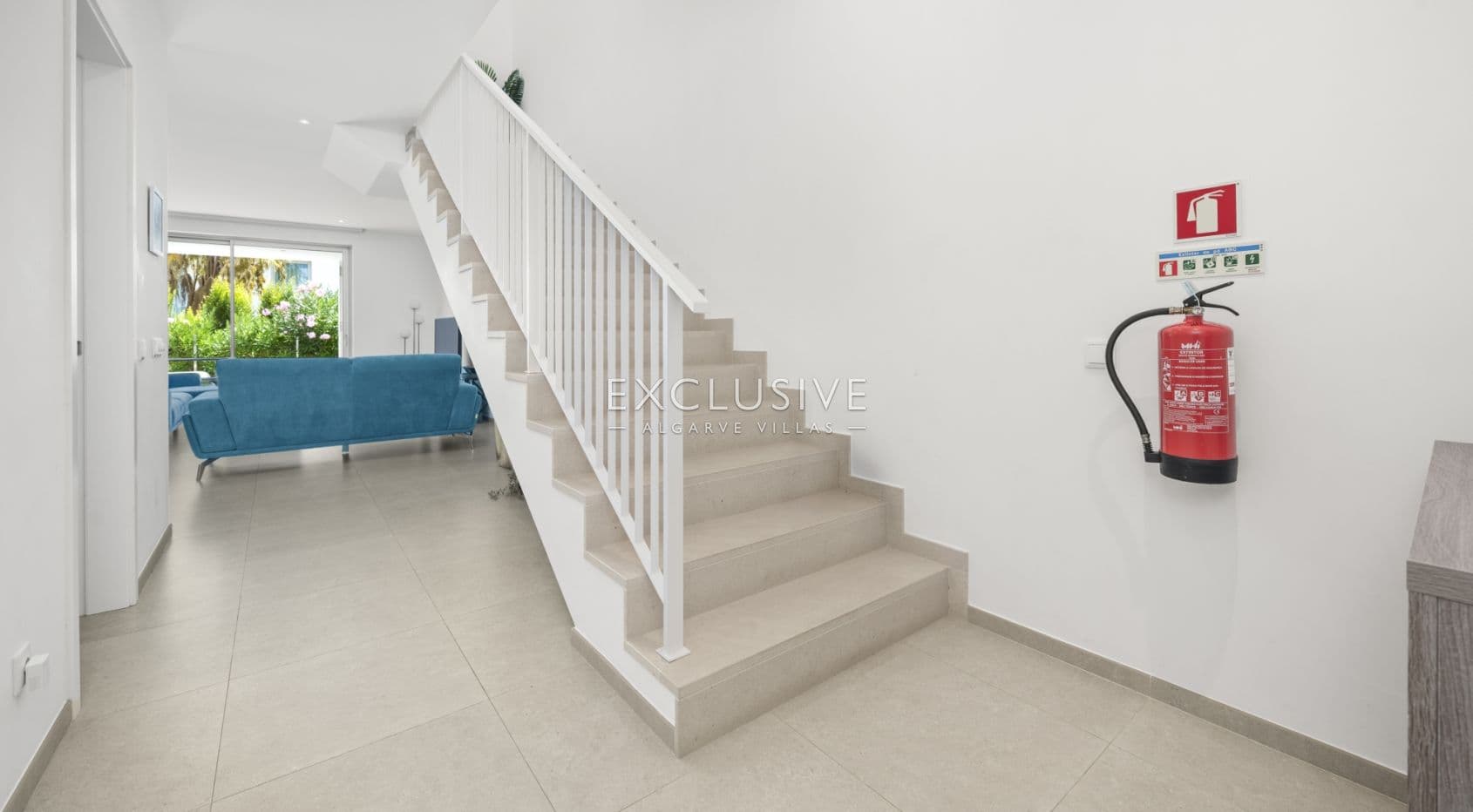 Modernes Reihenhaus in einer privaten Wohnanlage im Zentrum von Lagos