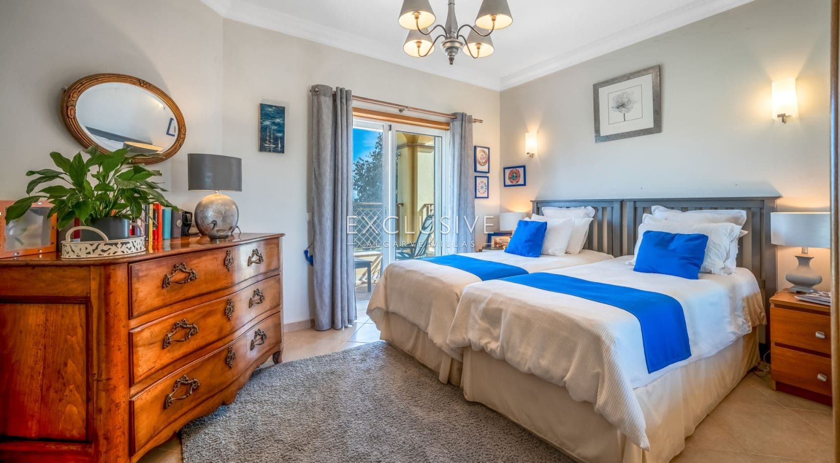 Spacieuse propriété avec vue sur le golf et jardin privé à Boavista, Lagos