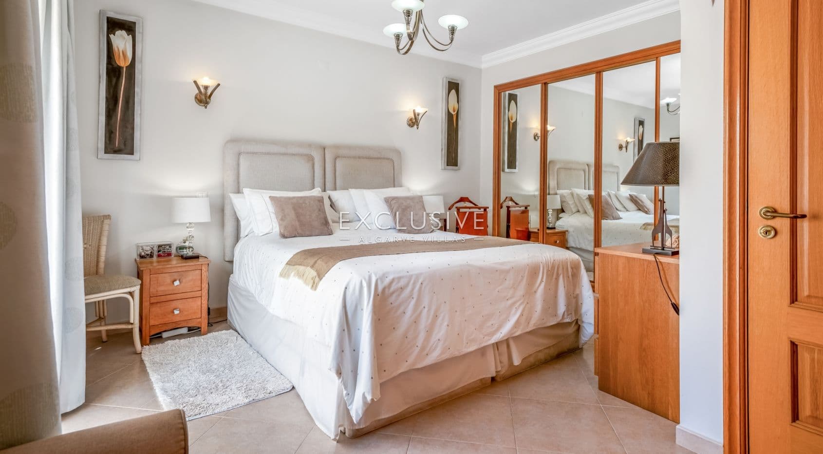 Spacieuse propriété avec vue sur le golf et jardin privé à Boavista, Lagos
