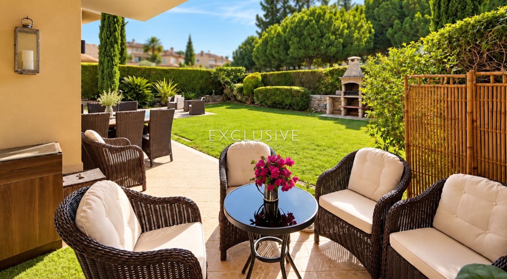 Spacieuse propriété avec vue sur le golf et jardin privé à Boavista, Lagos