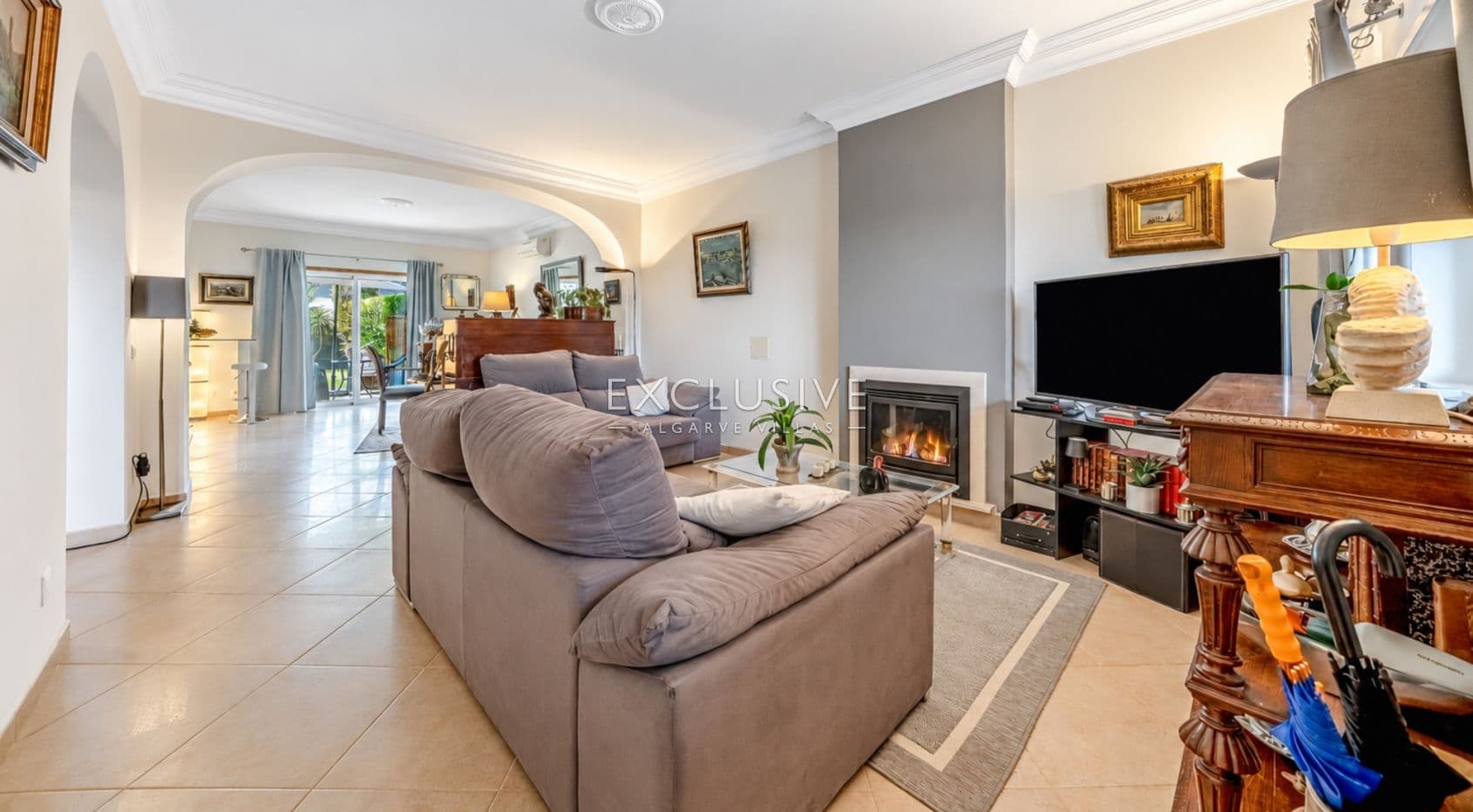 Spacieuse propriété avec vue sur le golf et jardin privé à Boavista, Lagos