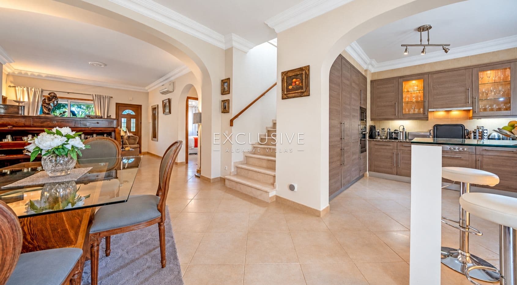 Spacieuse propriété avec vue sur le golf et jardin privé à Boavista, Lagos