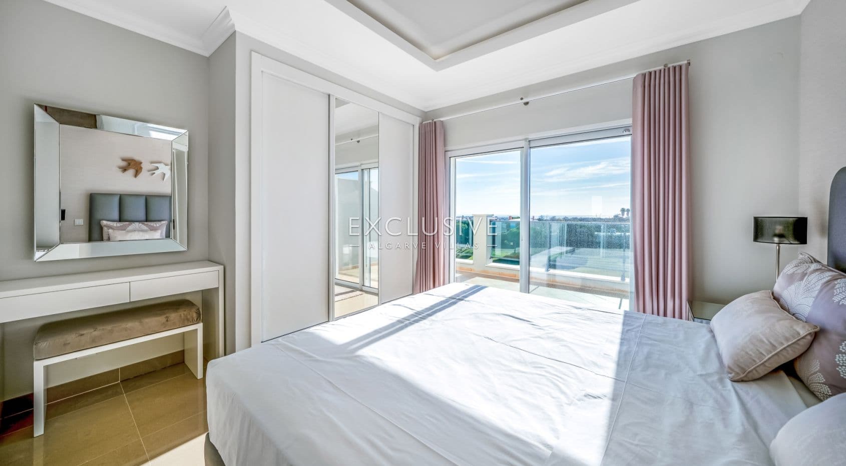 Villa de golf en première ligne avec vue sur la mer à Boavista, Lagos