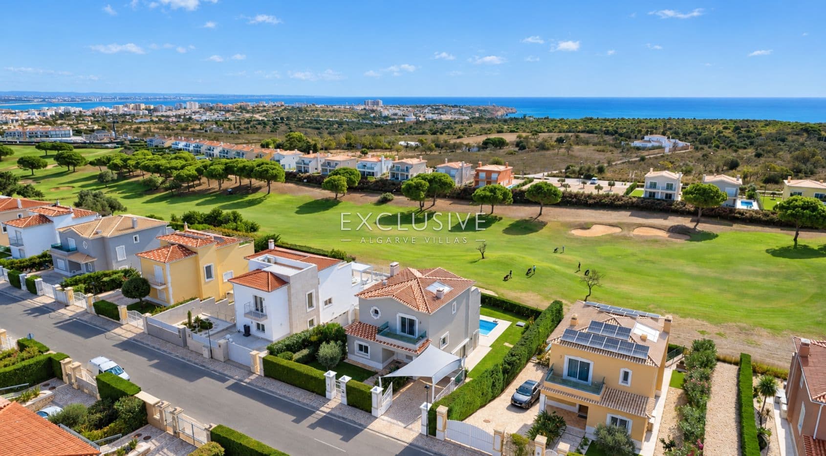 Villa de golf en première ligne avec vue sur la mer à Boavista, Lagos