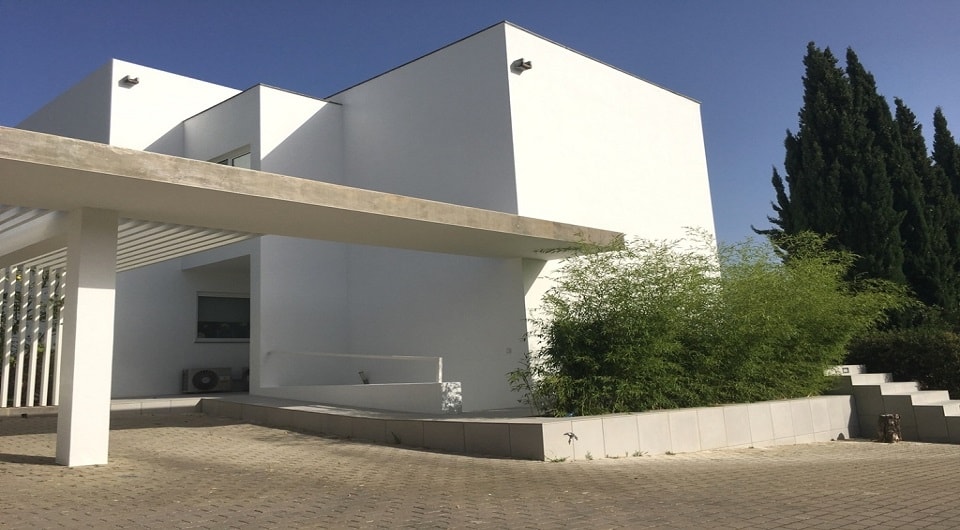 Contemporary 4 bedroom villa in Sao bras country side in Central Algarve