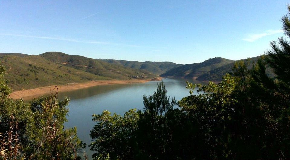 Buy stunning Waterfront plot for villa or tourism project near messines Algarve