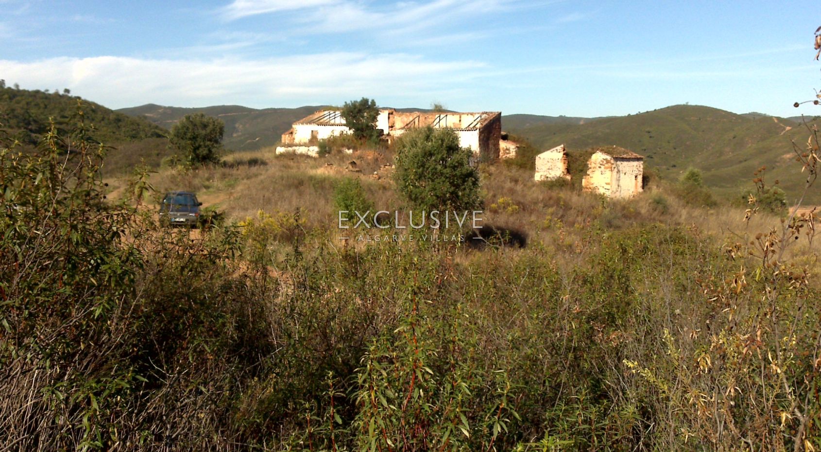 Buy stunning Waterfront plot for villa or tourism project near messines Algarve
