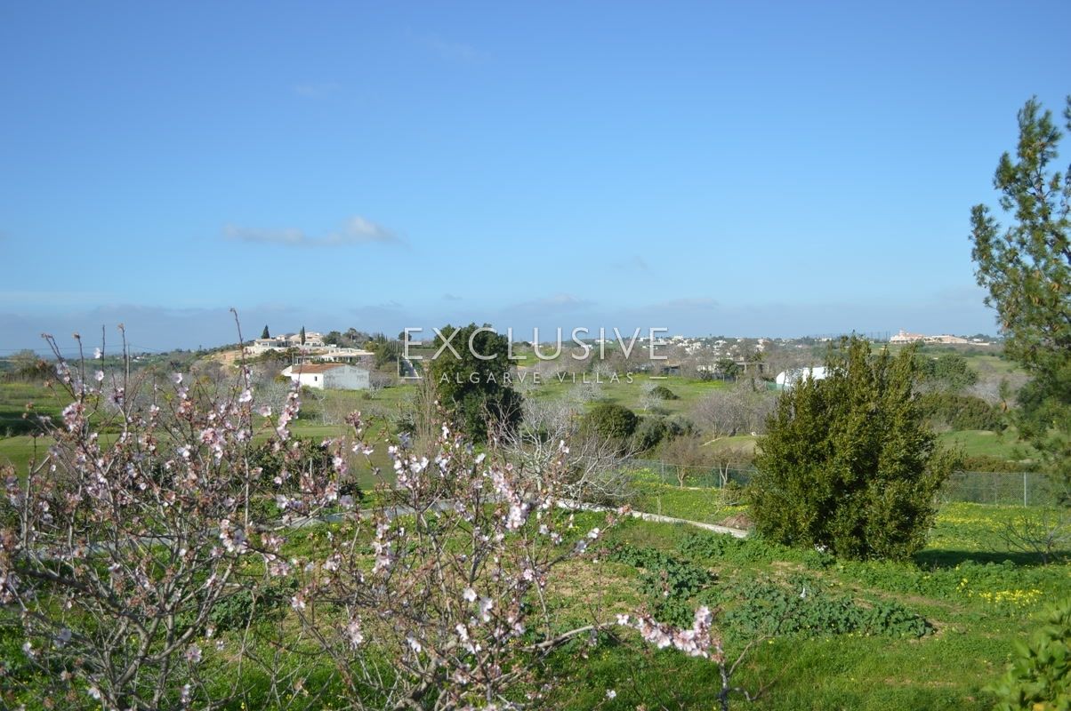 Stunning views plot by the golf course in Boavista - Lagos