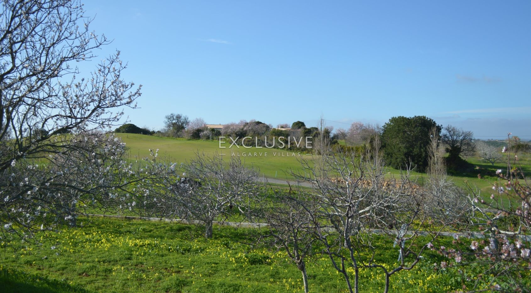 Stunning views plot by the golf course in Boavista - Lagos
